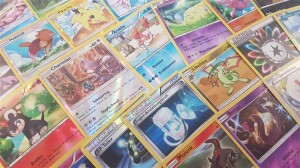 Arkero-G Pokemon XXL Jumbo Karten Set - 5 Verschiedene Holo Karten + 3 Sammelseiten