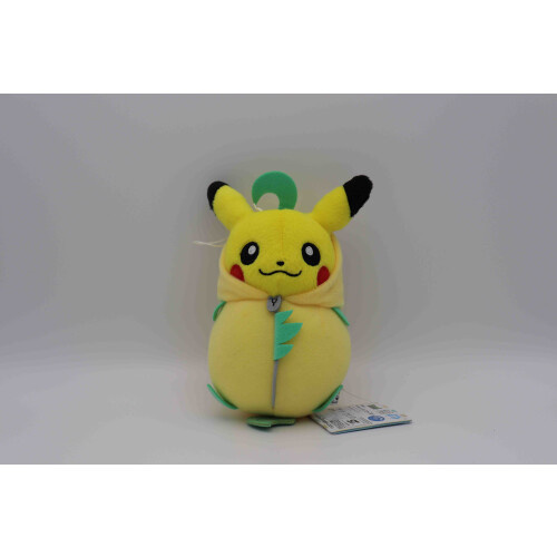 Pikachu im Folipurba-Schlafsack - Pokemon Plüschfigur aus Japan (15cm)